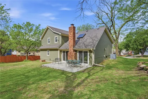 $375,000 | 14315 West 90th Court, Lenexa, KS 66215