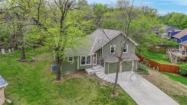 $375,000 | 14315 West 90th Court, Lenexa, KS 66215