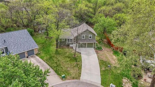 $375,000 | 14315 West 90th Court, Lenexa, KS 66215