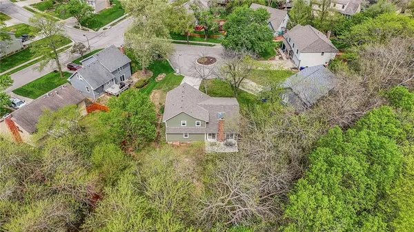 $375,000 | 14315 West 90th Court, Lenexa, KS 66215
