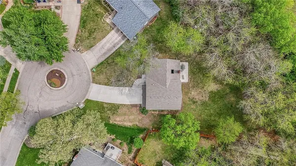 $375,000 | 14315 West 90th Court, Lenexa, KS 66215