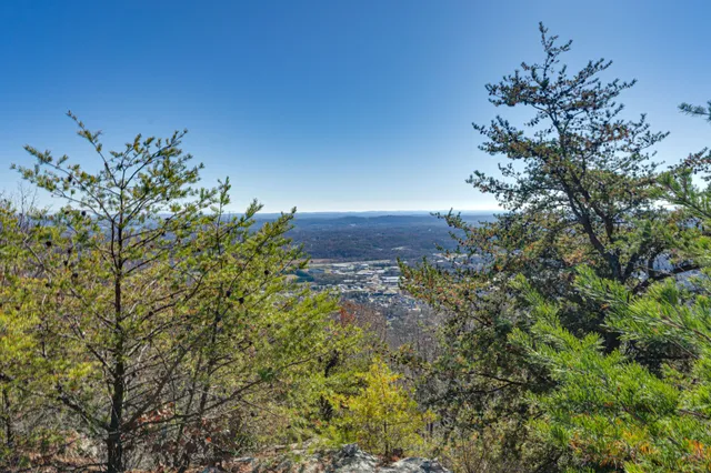 $4,500,000 | 8608 Brow Lake Road, Soddy Daisy, TN 37379