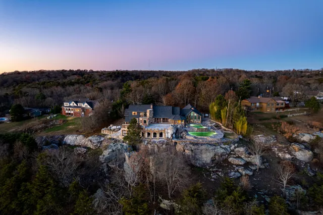 $4,500,000 | 8608 Brow Lake Road, Soddy Daisy, TN 37379