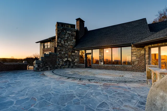 $4,500,000 | 8608 Brow Lake Road, Soddy Daisy, TN 37379