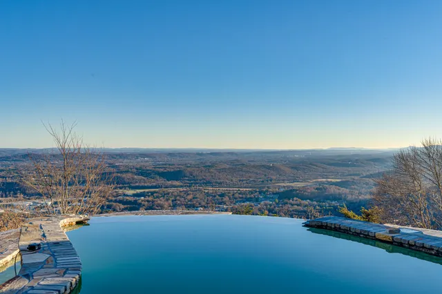 $4,500,000 | 8608 Brow Lake Road, Soddy Daisy, TN 37379