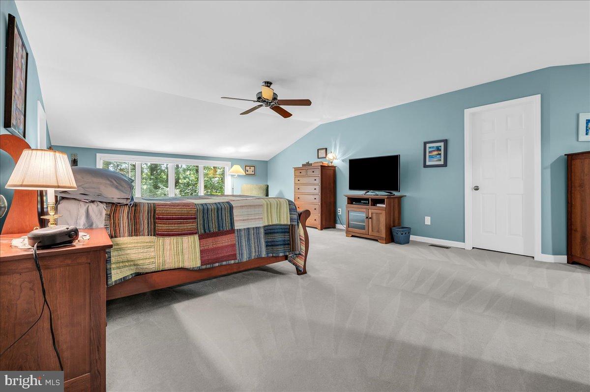 109 Great Circle Road Newark, DE 19711 - Photo 15 of 33 Spacious Primary Bedroom