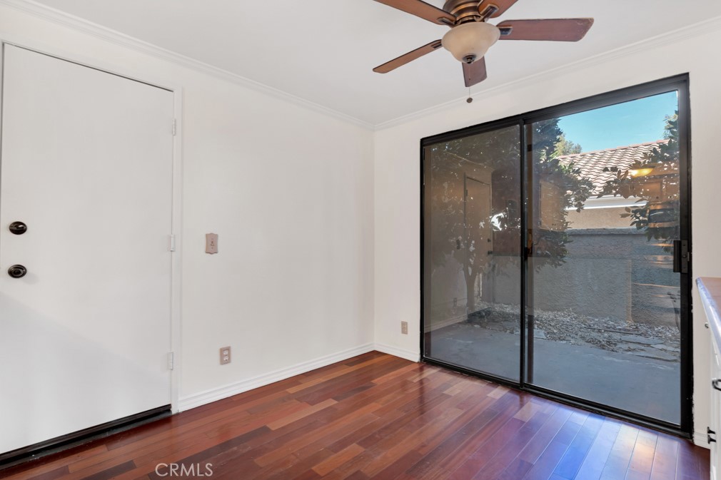 905 Thistlegate Road Oak Park, CA 91377 - Photo 11 of 34