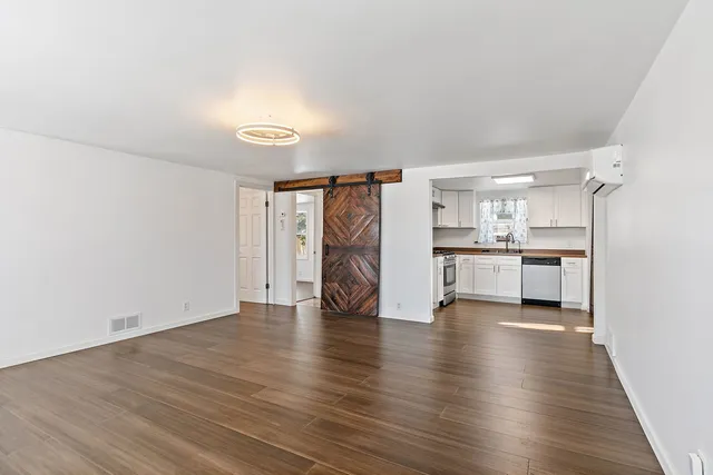 $299,000 | 612 South Webster Street, Aurora, IL 60505