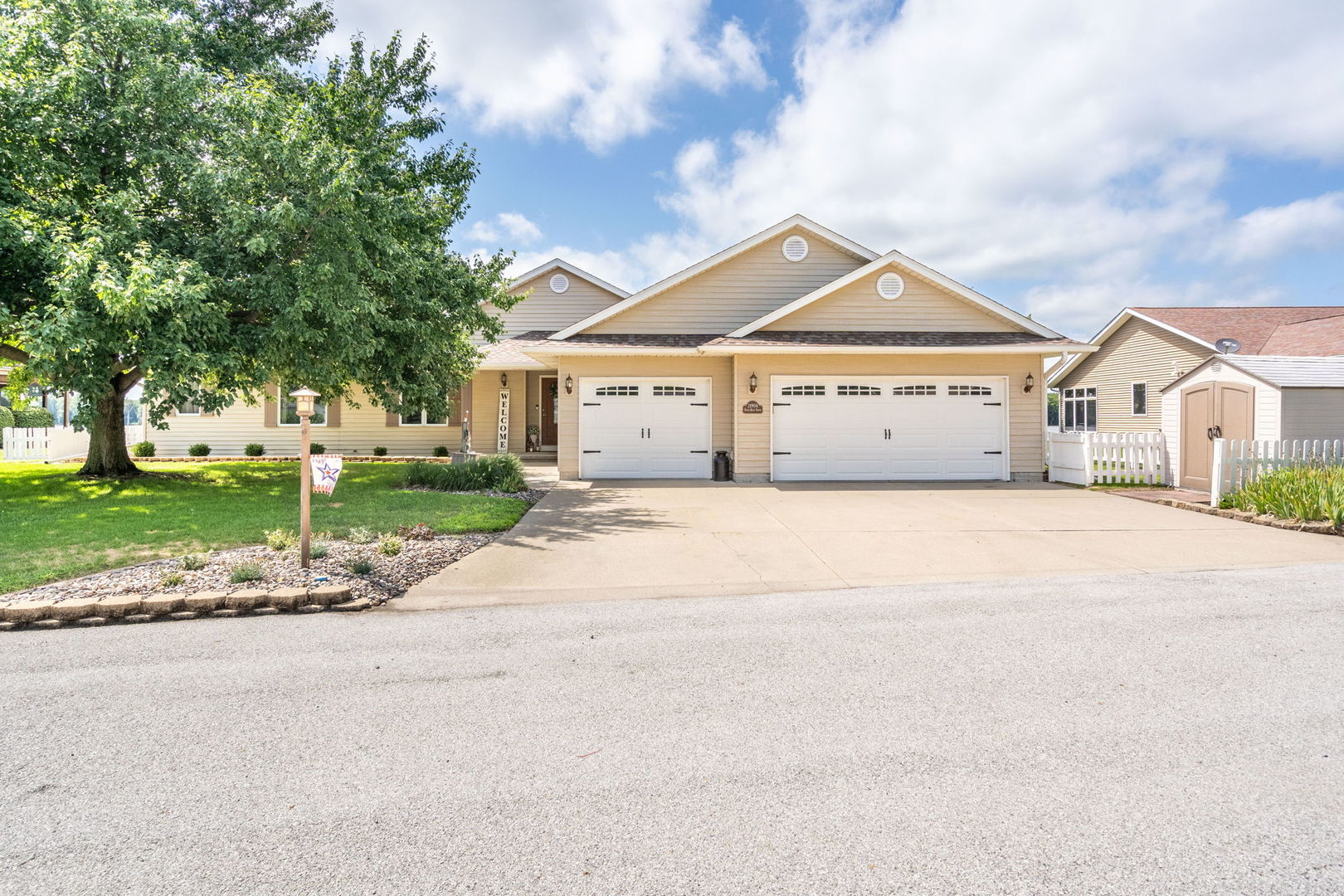 21904 River Road North Cordova, IL 61242 - Photo 2 of 92