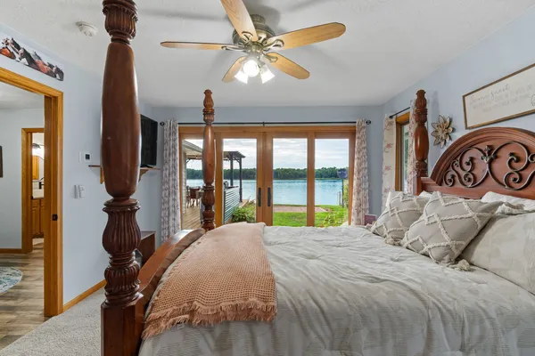 $695,000 | 21904 River Road North, Cordova, IL 61242