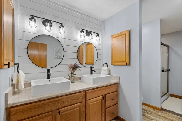 $695,000 | 21904 River Road North, Cordova, IL 61242