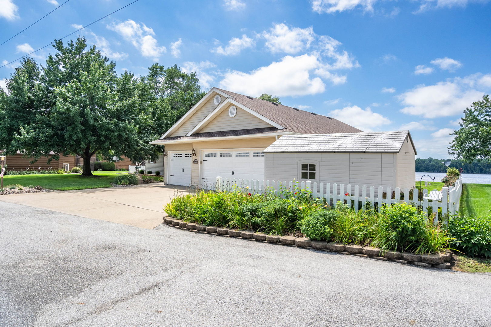 21904 River Road North Cordova, IL 61242 - Photo 4 of 92