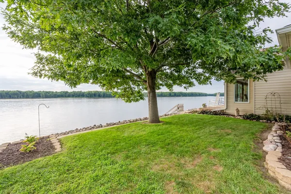 $695,000 | 21904 River Road North, Cordova, IL 61242