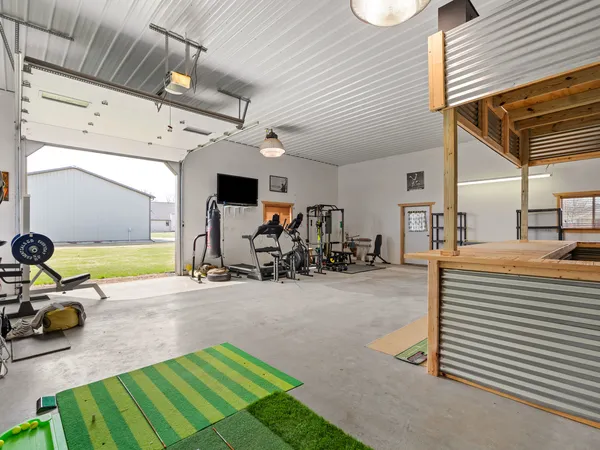 $695,000 | 21904 River Road North, Cordova, IL 61242