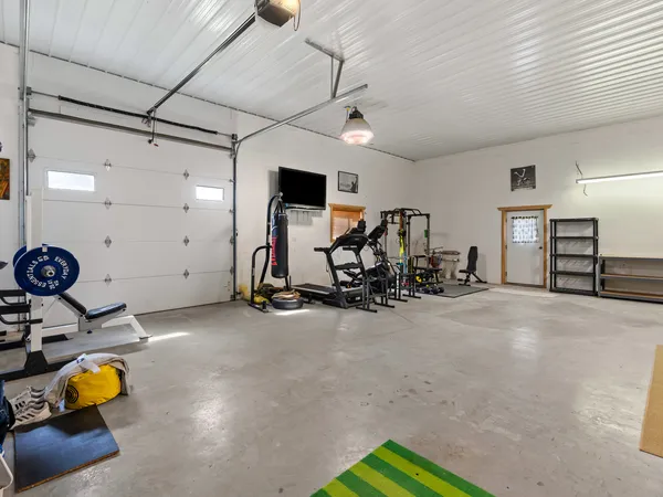 $695,000 | 21904 River Road North, Cordova, IL 61242