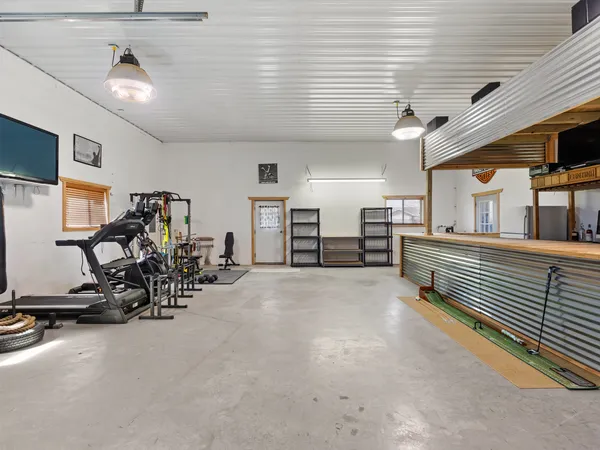 $695,000 | 21904 River Road North, Cordova, IL 61242