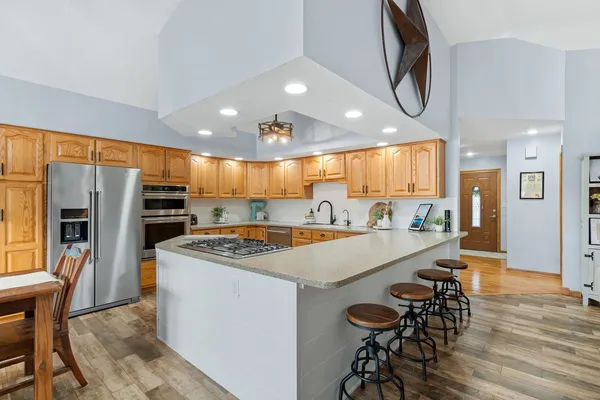 $695,000 | 21904 River Road North, Cordova, IL 61242