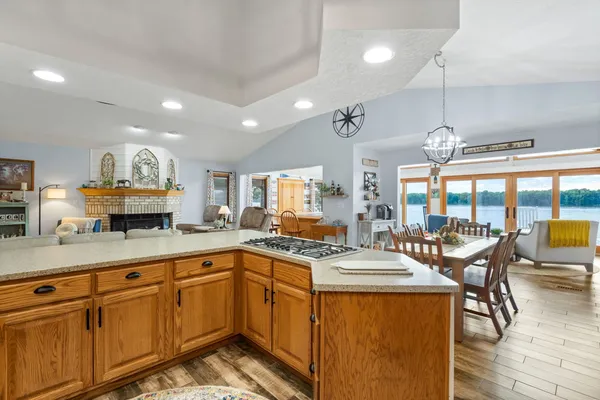 $695,000 | 21904 River Road North, Cordova, IL 61242