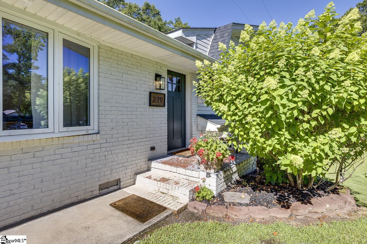 219 McCall Road Simpsonville, SC 29680 - Photo 2 of 49