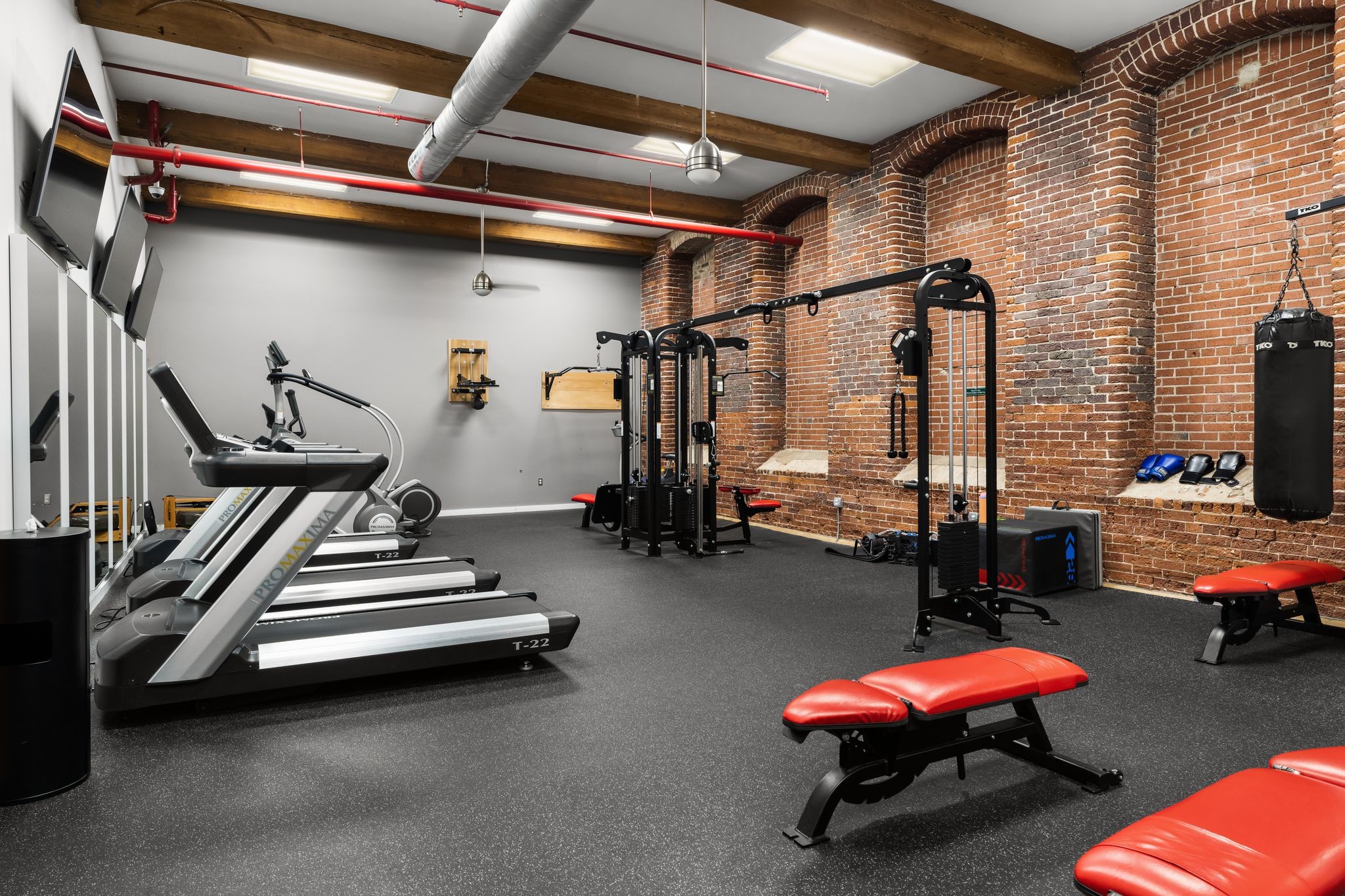 1350 Rosa L Parks Boulevard, Unit 463 Nashville, TN 37208 - Photo 26 of 44 a view of a room with gym equipment