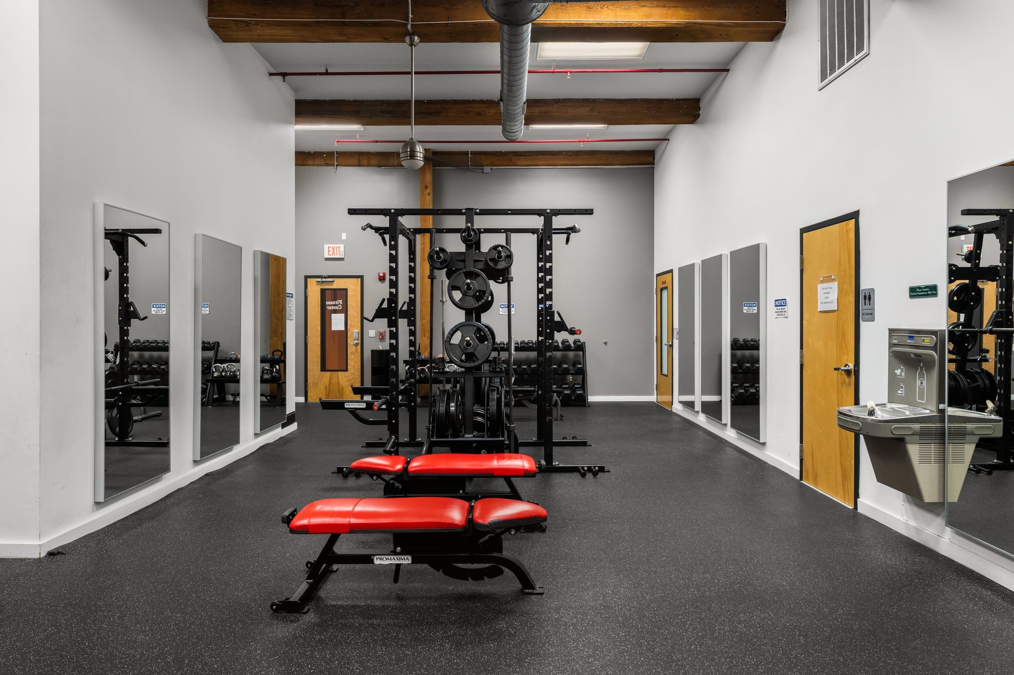 1350 Rosa L Parks Boulevard, Unit 463 Nashville, TN 37208 - Photo 27 of 44 a room with furniture