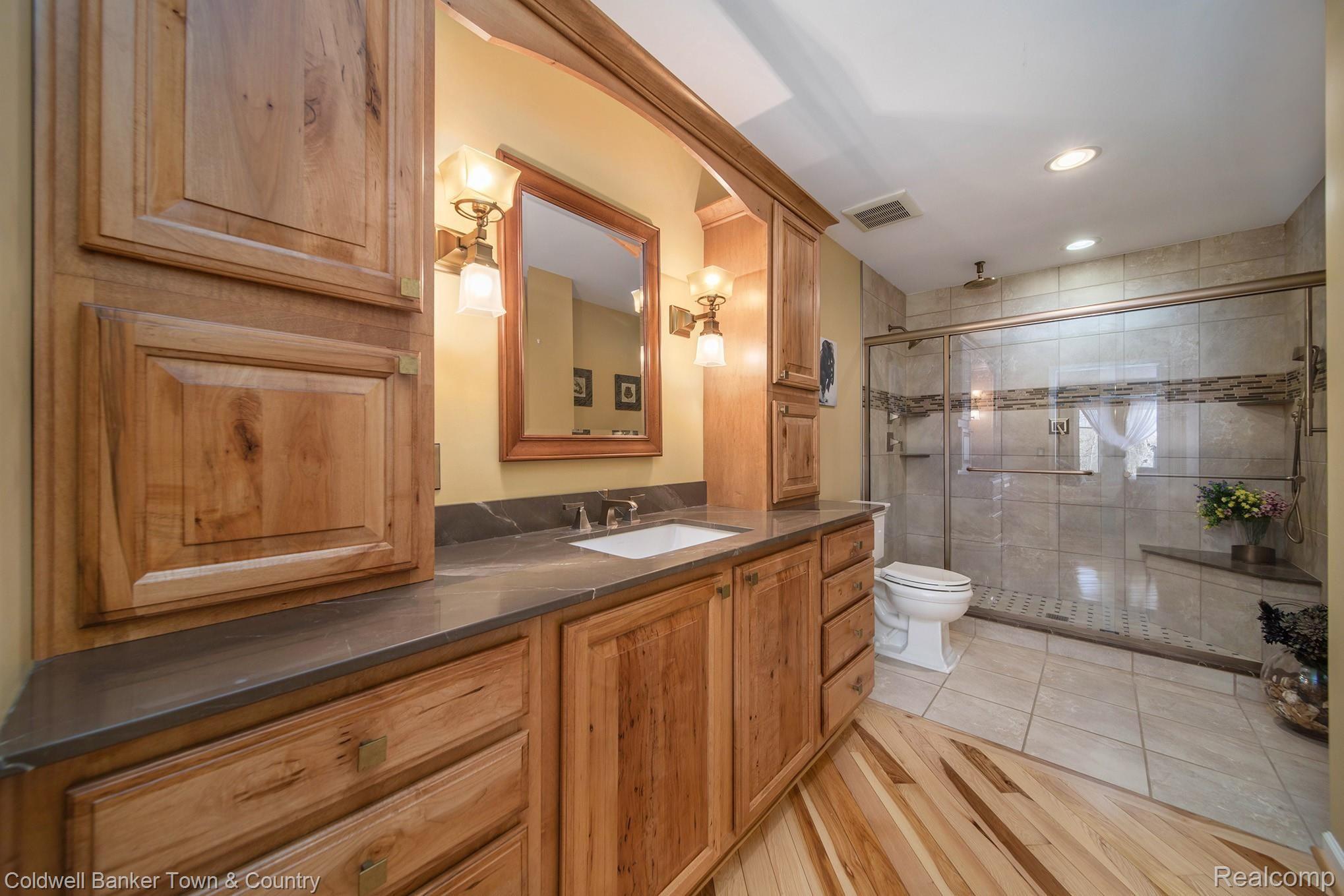 7143 Perry Lake Road Clarkston, MI 48346 - Photo 14 of 35 Custom Master Bath