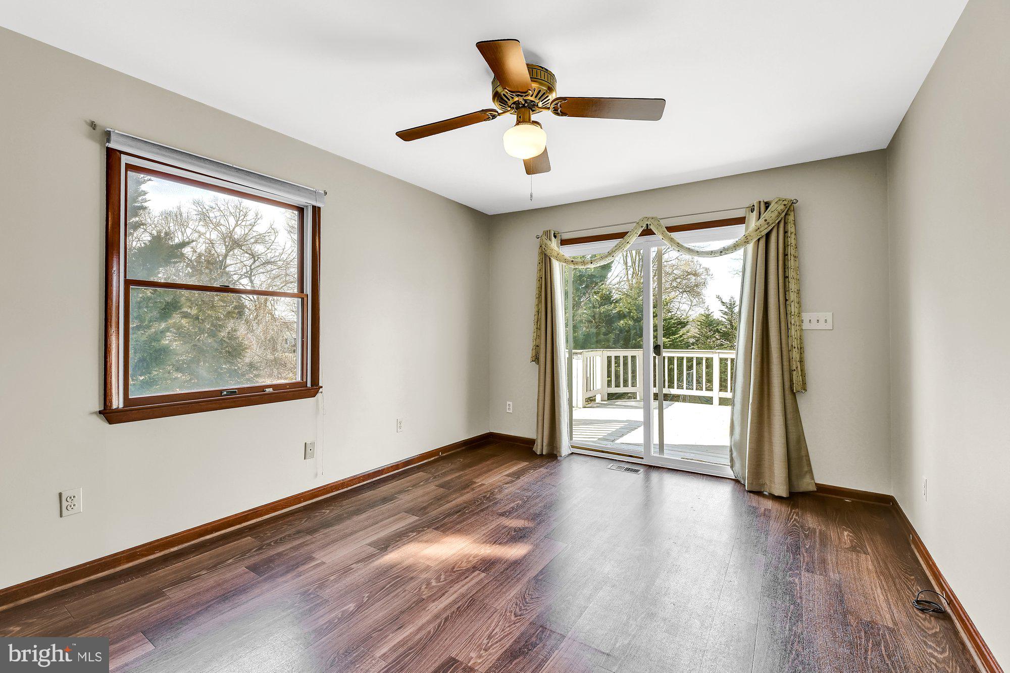 4559 Ridge Road Baltimore, MD 21236 - Photo 13 of 34 Family room off the kitchen