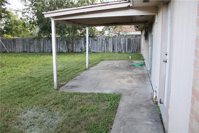 $179,900 | 1914 Louisiana Avenue, Kingsville, TX 78363