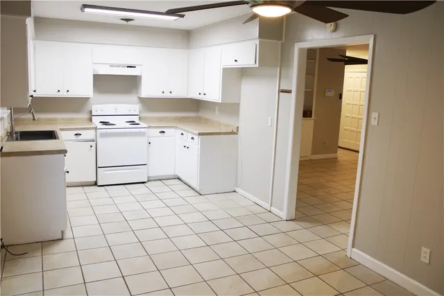 $179,900 | 1914 Louisiana Avenue, Kingsville, TX 78363