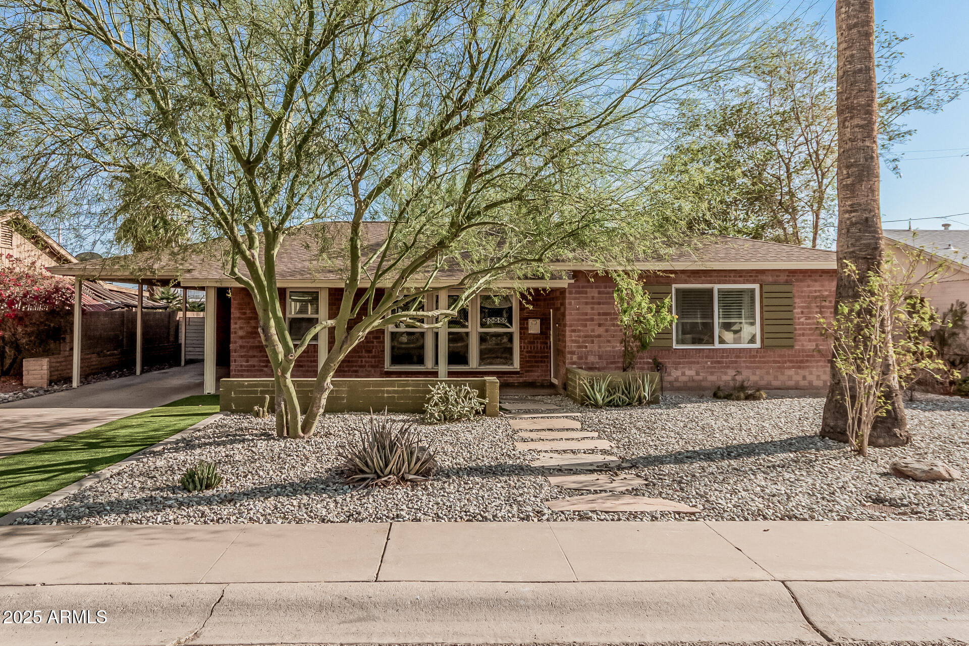 1513 West Mitchell Drive Phoenix, AZ 85015 - Photo 5 of 37 10 Mitchell