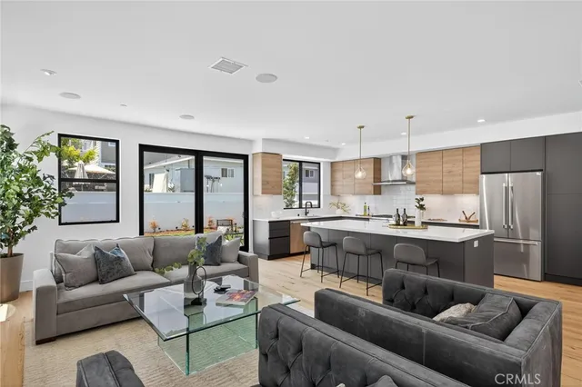 $2,700,000 | 1007 South Prospect Avenue, Redondo Beach, CA 90277