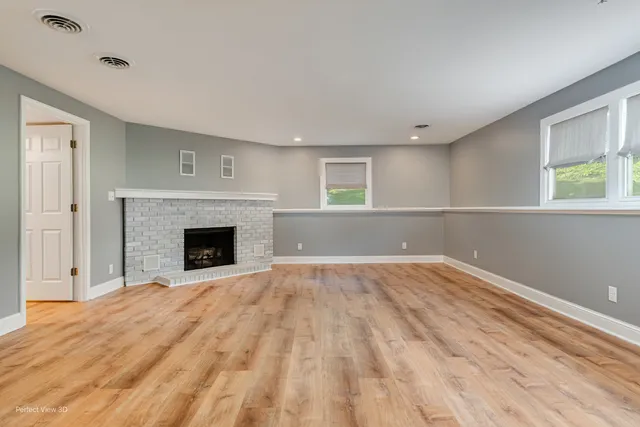 $365,000 | 102 Hickory Lane, Morris, IL 60450