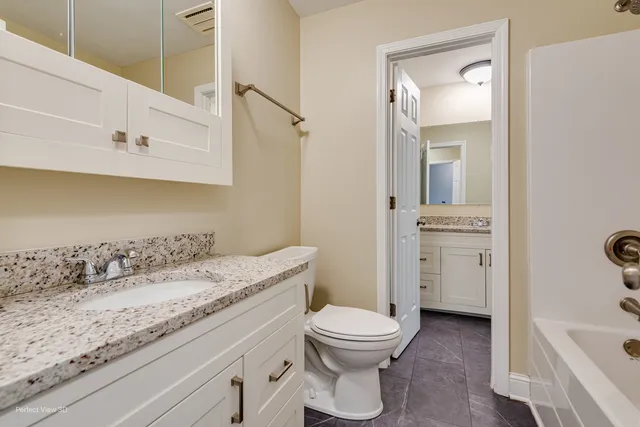 $365,000 | 102 Hickory Lane, Morris, IL 60450