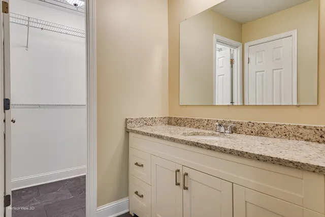 $365,000 | 102 Hickory Lane, Morris, IL 60450