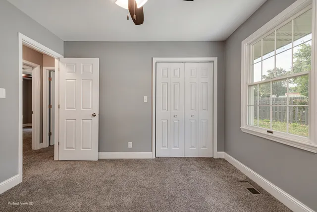 $355,000 | 102 Hickory Lane, Morris, IL 60450