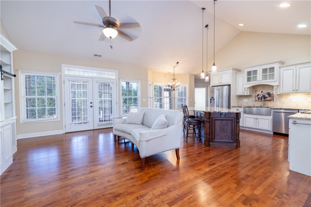 312 Devon Way Seneca, SC 29672 - Photo 3 of 40 Gallery Image 3