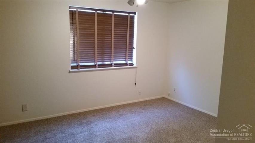 59720 Navajo Road Bend, OR 97702 - Photo 9 of 23 Large Guest Bedroom 1