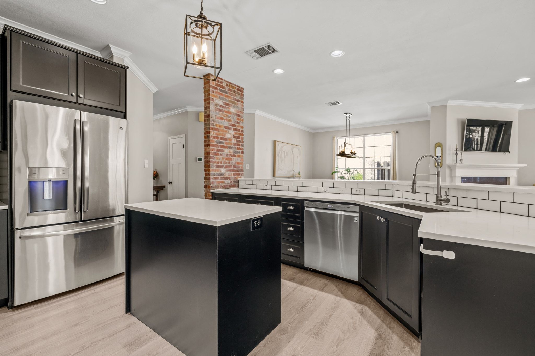 208 Sailors Run Lakeway, TX 78734 - Photo 11 of 40