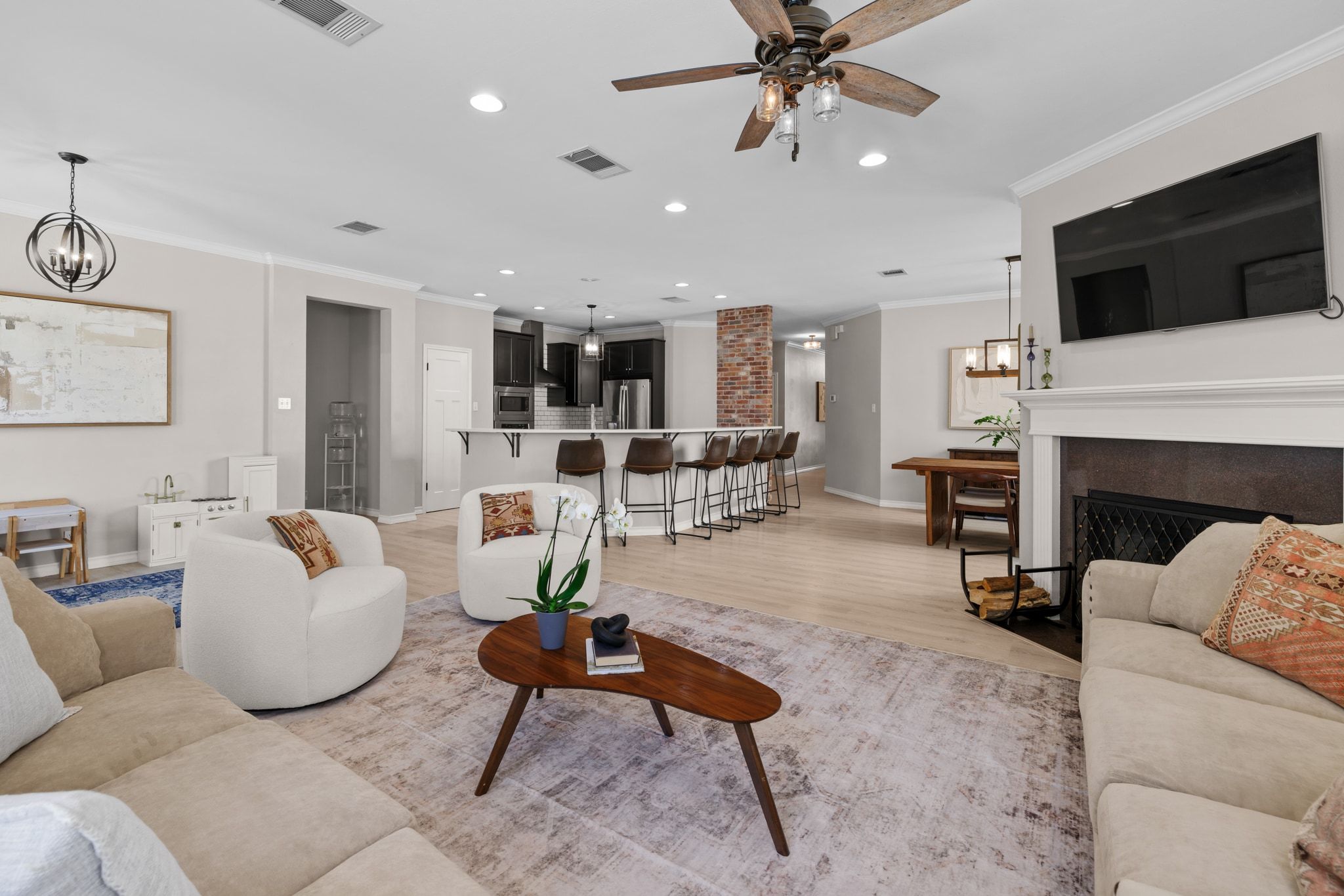 208 Sailors Run Lakeway, TX 78734 - Photo 40 of 40 The open concept floorplan was perfectly designed for those who enjoy entertaining family and friends.