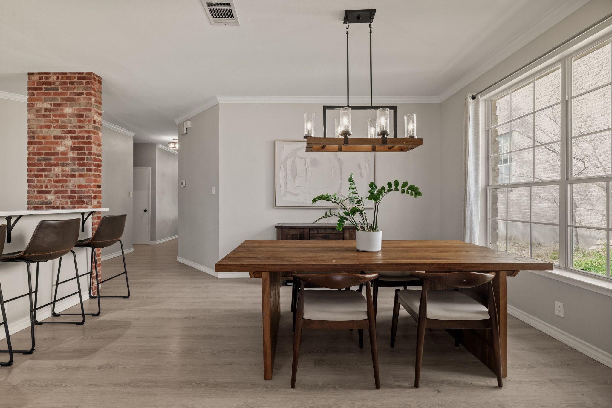 208 Sailors Run Lakeway, TX 78734 - Photo 7 of 40 The abundant natural light and soothing neutral color palette creates a relaxed and comfortable environment.