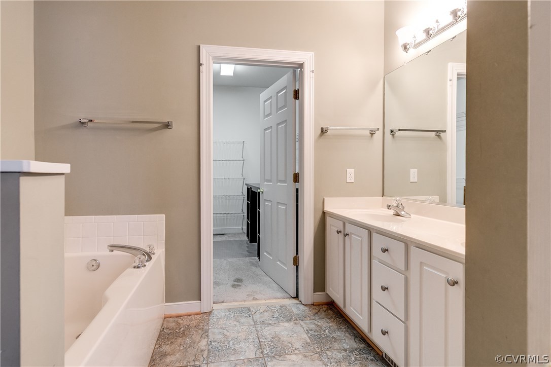2111 Pemberton Road Henrico, VA 23229 - Photo 13 of 29 Full bath/walk-in closet on the first floor