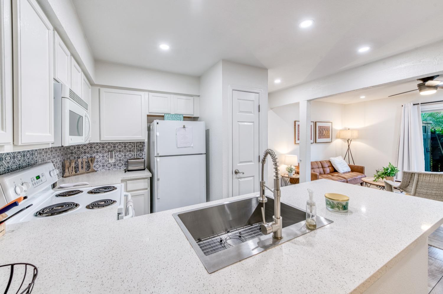 2881 Huntington Boulevard, Unit 116 Fresno, CA 93721 - Photo 12 of 26