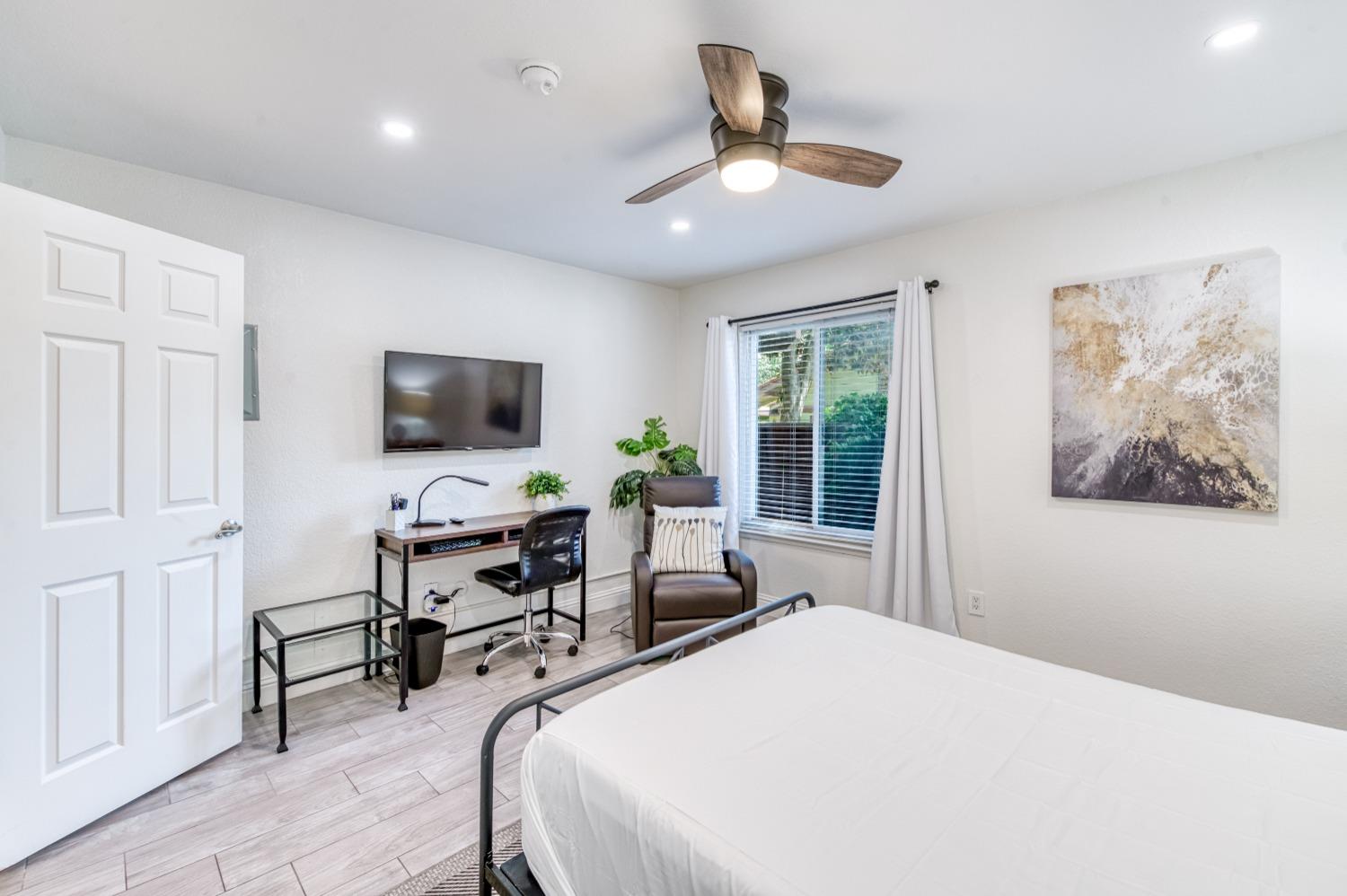 2881 Huntington Boulevard, Unit 116 Fresno, CA 93721 - Photo 15 of 26