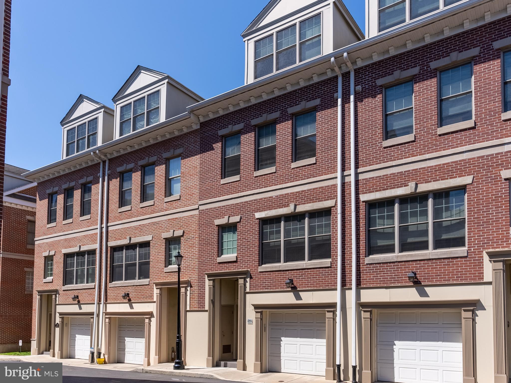 Exterior Front w/1-Car Garage