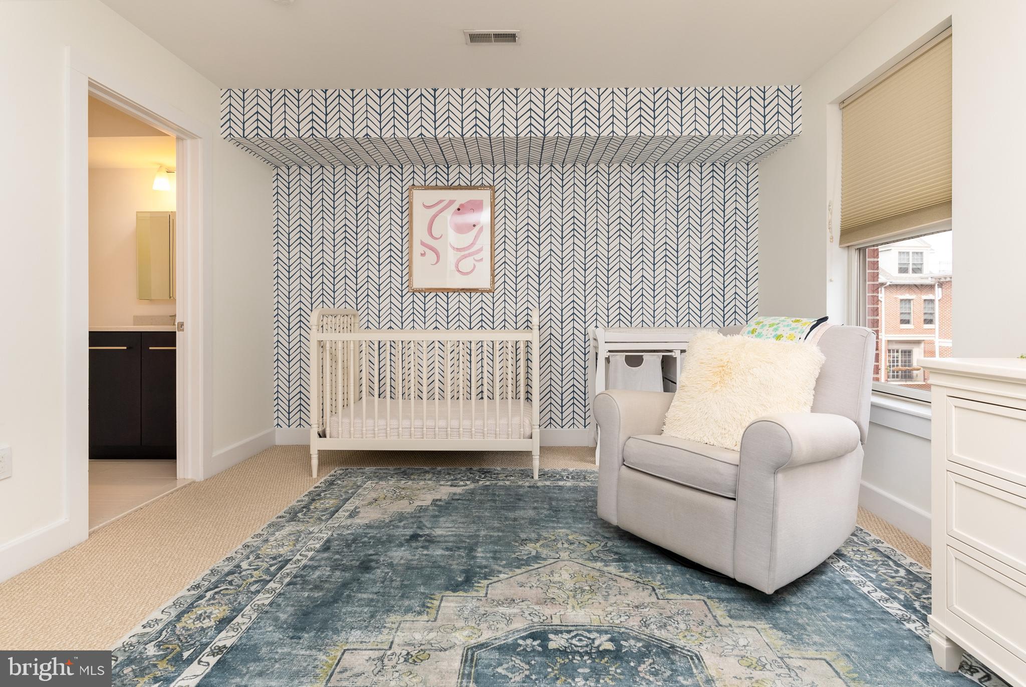 844 Independence Court Philadelphia, PA 19147 - Photo 14 of 35 3rd Level - Bedroom w/En Suite Bath