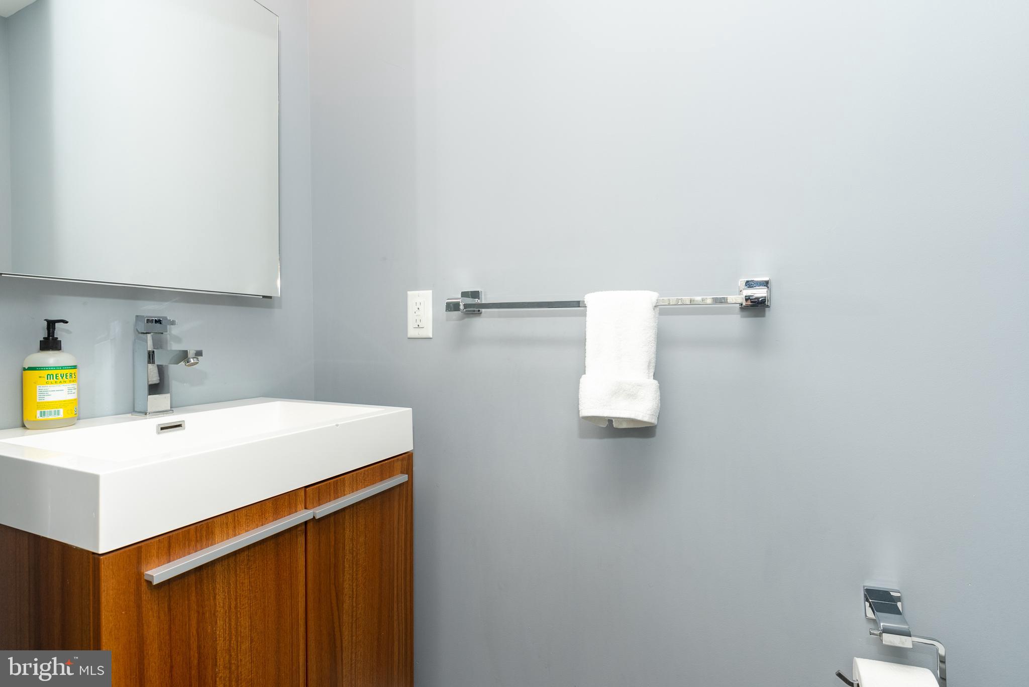 844 Independence Court Philadelphia, PA 19147 - Photo 29 of 35 Basement Level Powder Room