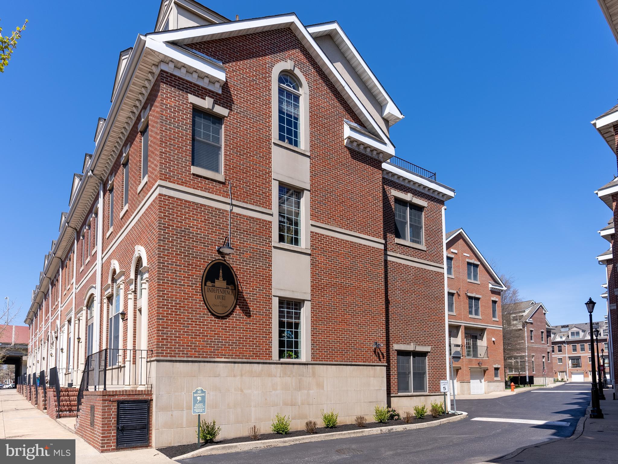 844 Independence Court Philadelphia, PA 19147 - Photo 32 of 35 Community Entrance