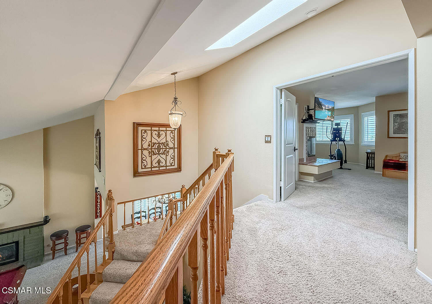 13749 Gunsmoke Road Moorpark, CA 93021 - Photo 38 of 61 fStairs and Landing4