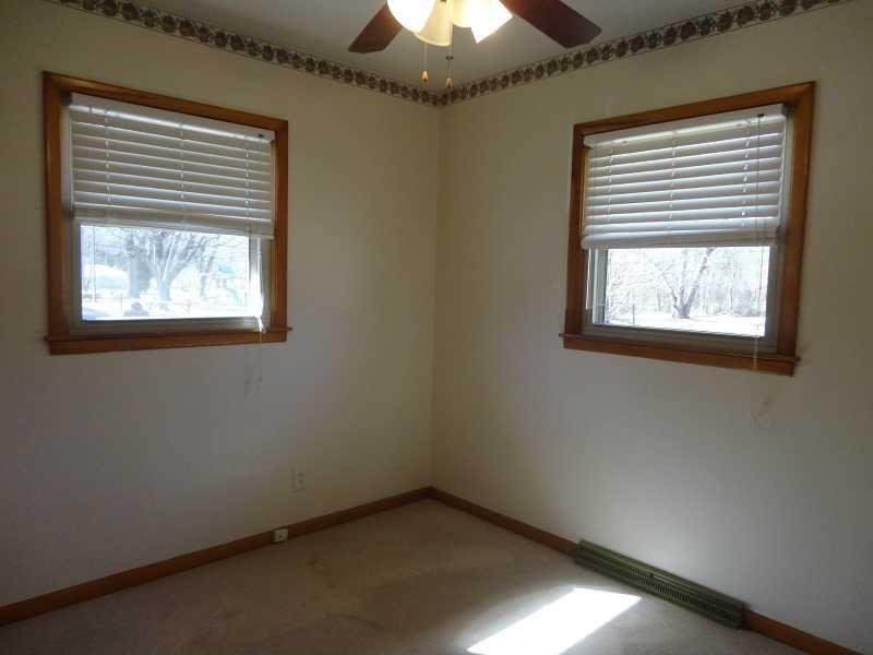 4926 Brehob Road Indianapolis, IN 46217 - Photo 13 of 22 Gallery Image 13