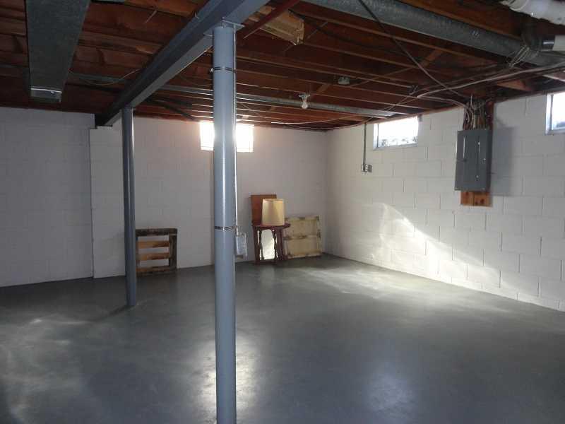 4926 Brehob Road Indianapolis, IN 46217 - Photo 17 of 22 Gallery Image 17